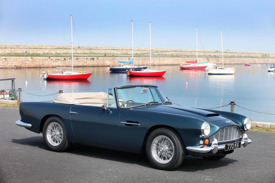  Aston Martin DB4 Convertible 1962 года  (фото 21 из 41)